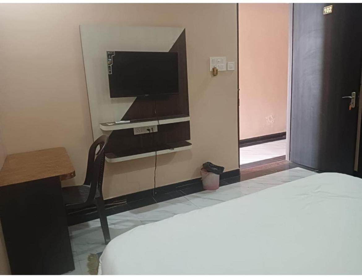 Shivam Hotel, Gorakhpur Esterno foto