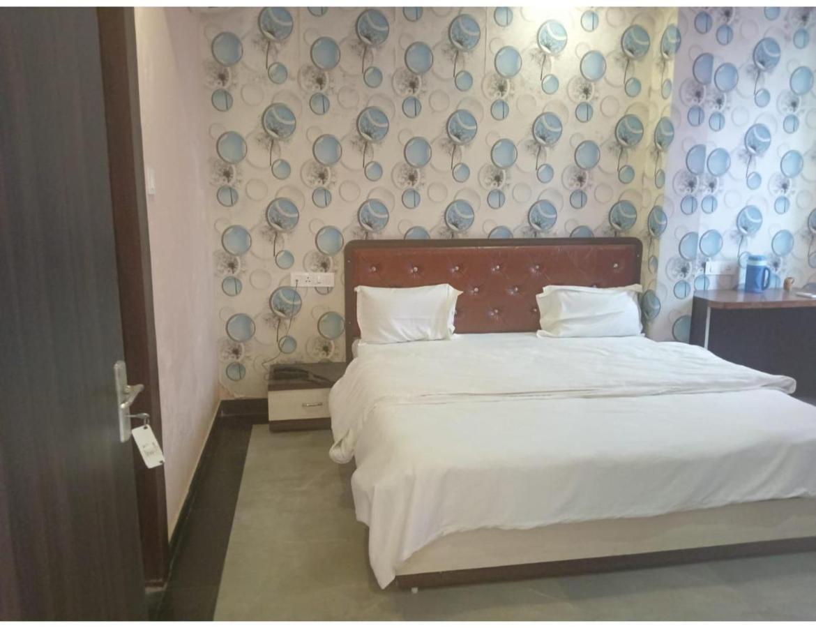Shivam Hotel, Gorakhpur Esterno foto
